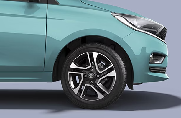 Diamond cut alloy wheels